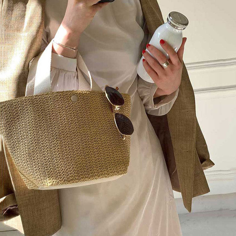 Retro Woven Straw Bag – Chic & Casual