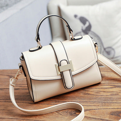 Retro Oil Wax Leather Bag – Chic & Spacious