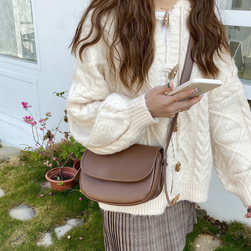 Retro temperament versatile shoulder messenger bag