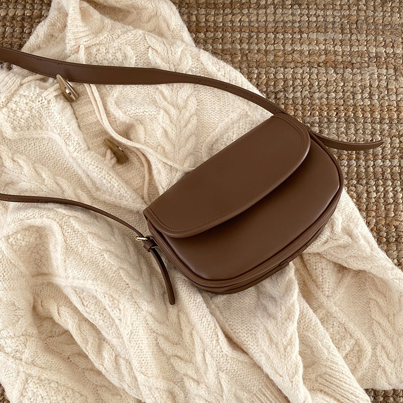 Retro temperament versatile shoulder messenger bag