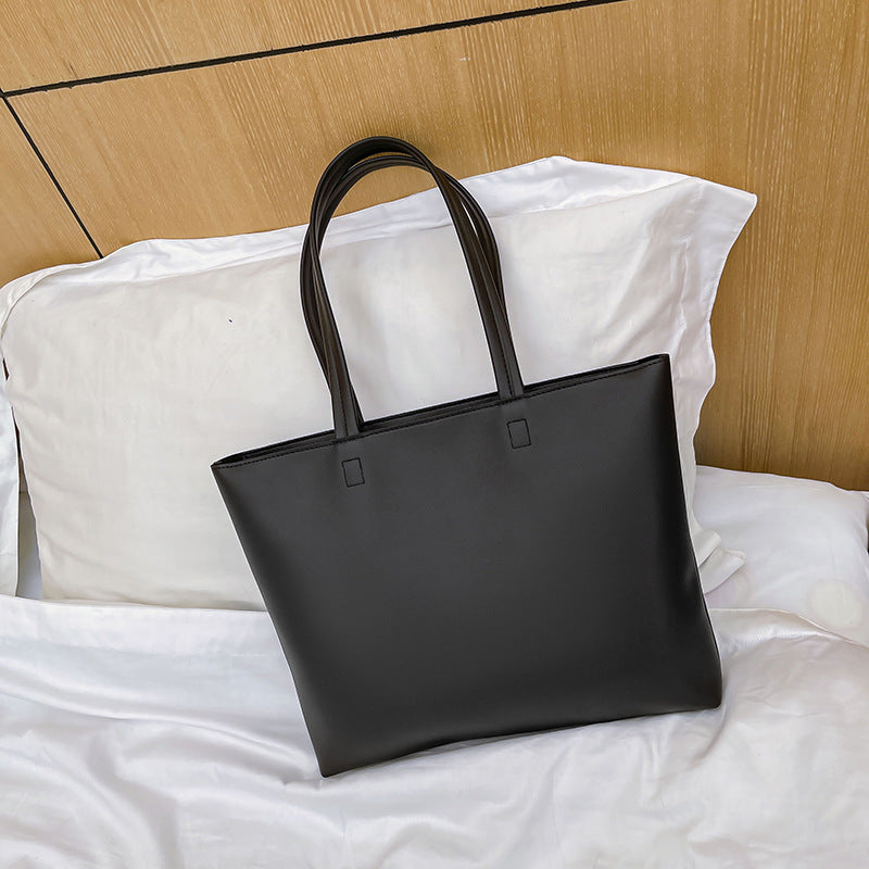 Large-Capacity Tote Bag – Simple & Versatile