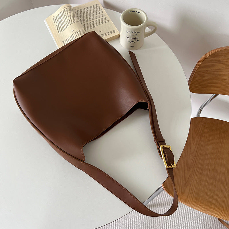 Retro Large-Capacity Bucket Bag – Stylish & Versatile