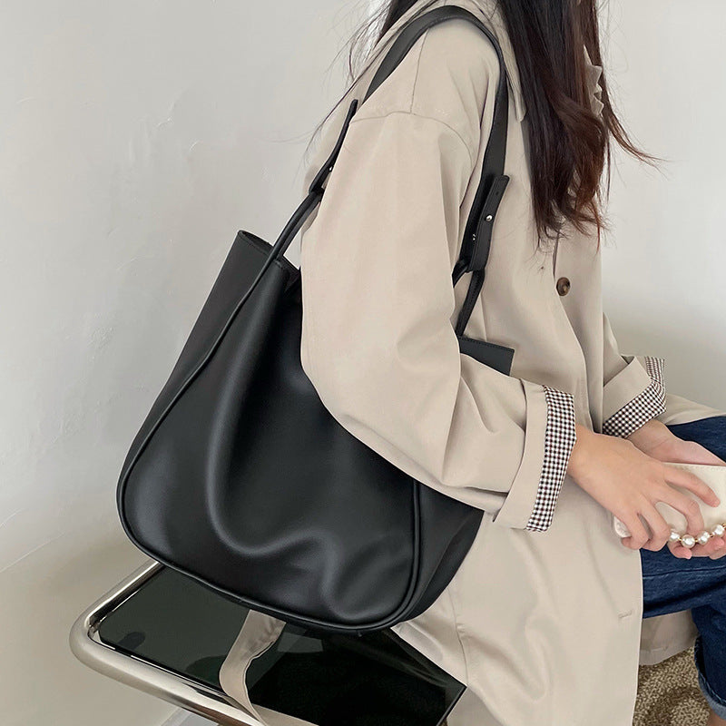 Retro Large-Capacity Shoulder Tote – Chic & Versatile