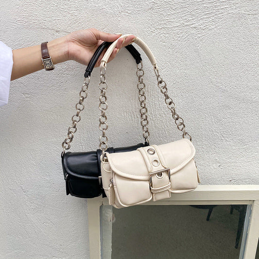 Mini Retro Chain Baguette Bag – Trendy & Compact