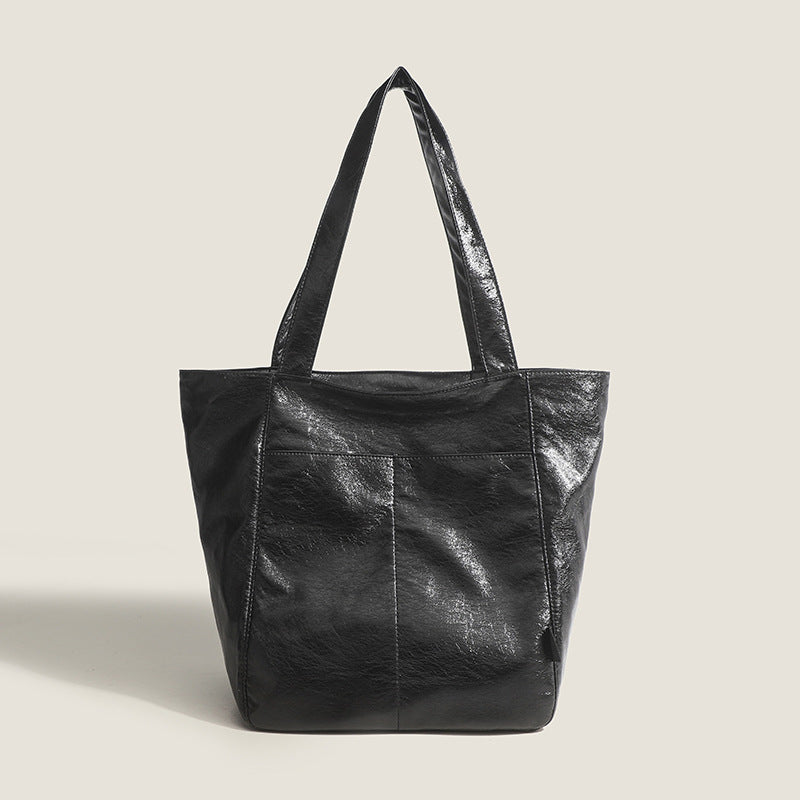 Trendy Oil Wax Shoulder Bag – Spacious & Stylish
