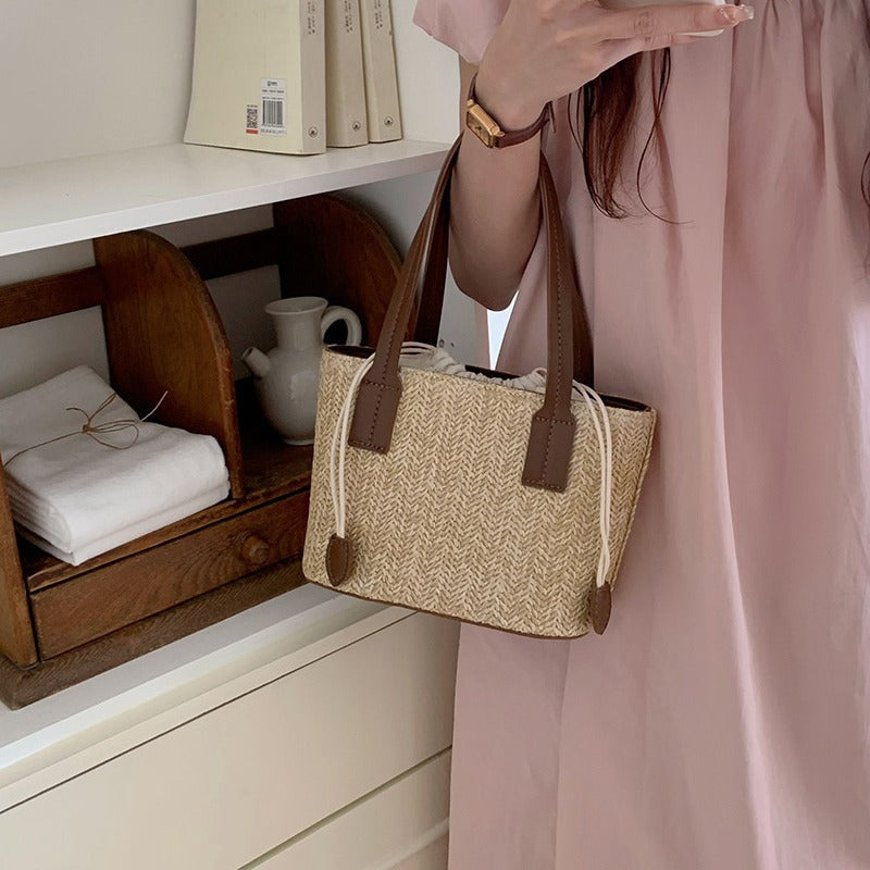 Korean-Inspired Woven Grass Small Bag – Summer Vacation Shoulder Bag"